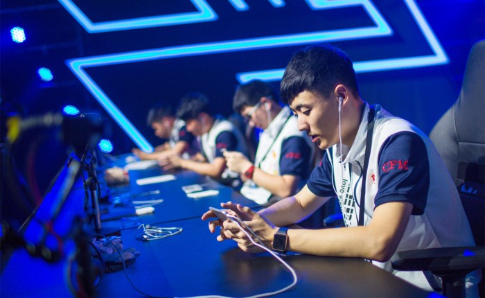 初代归化退籍！他0出场，原年薪8万，归化4年净赚3600万！.