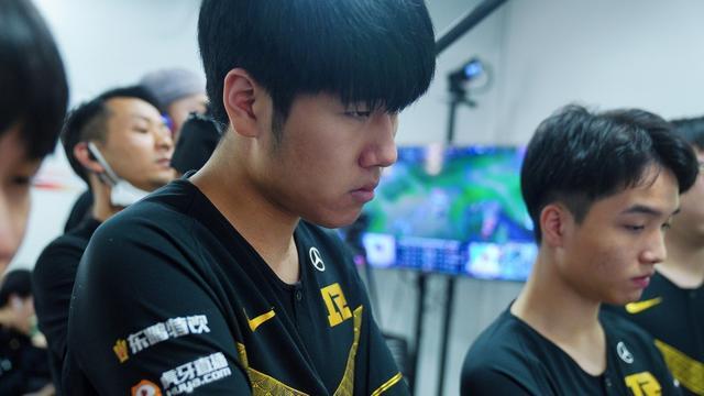 了更严格的 了更严格的